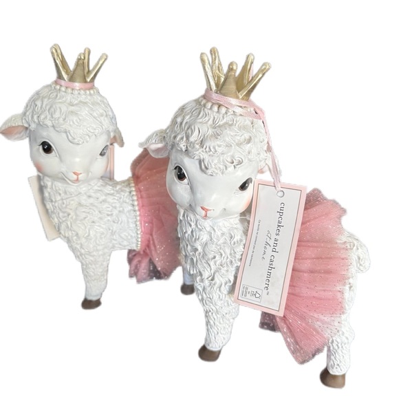 2 CUPCAKES AND CASHMERE PRINCESS LAMBS WITH A TUTU 9 X 5.5" - Picture 1 of 1